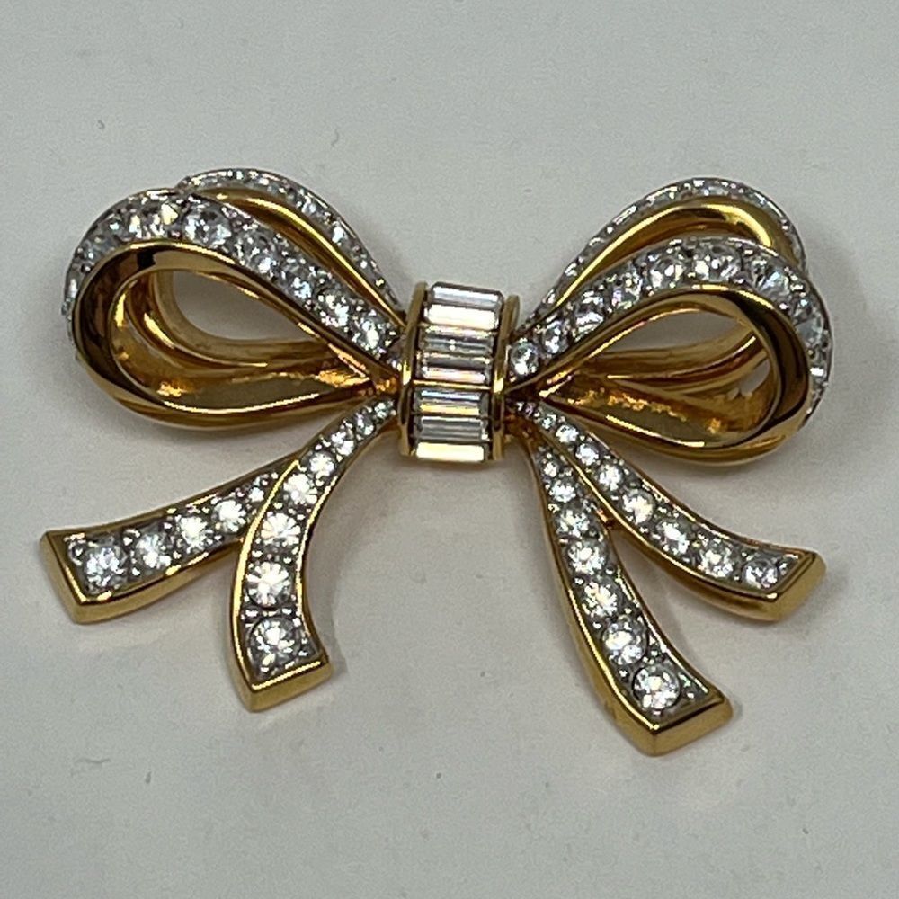 Swarovski bow ribbon brooch  